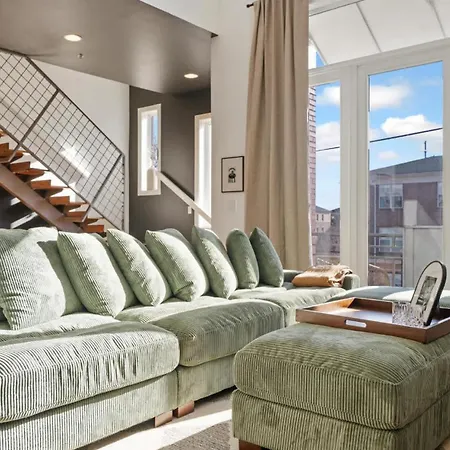 Chic Modern Condo In The Vibrant Nulu District